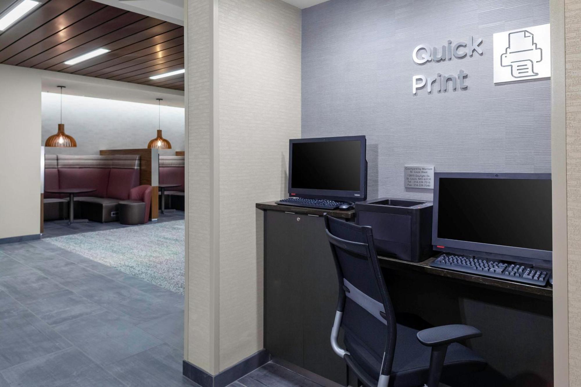 Hotel Courtyard By Marriott St. Louis West County Town and Country Exterior foto