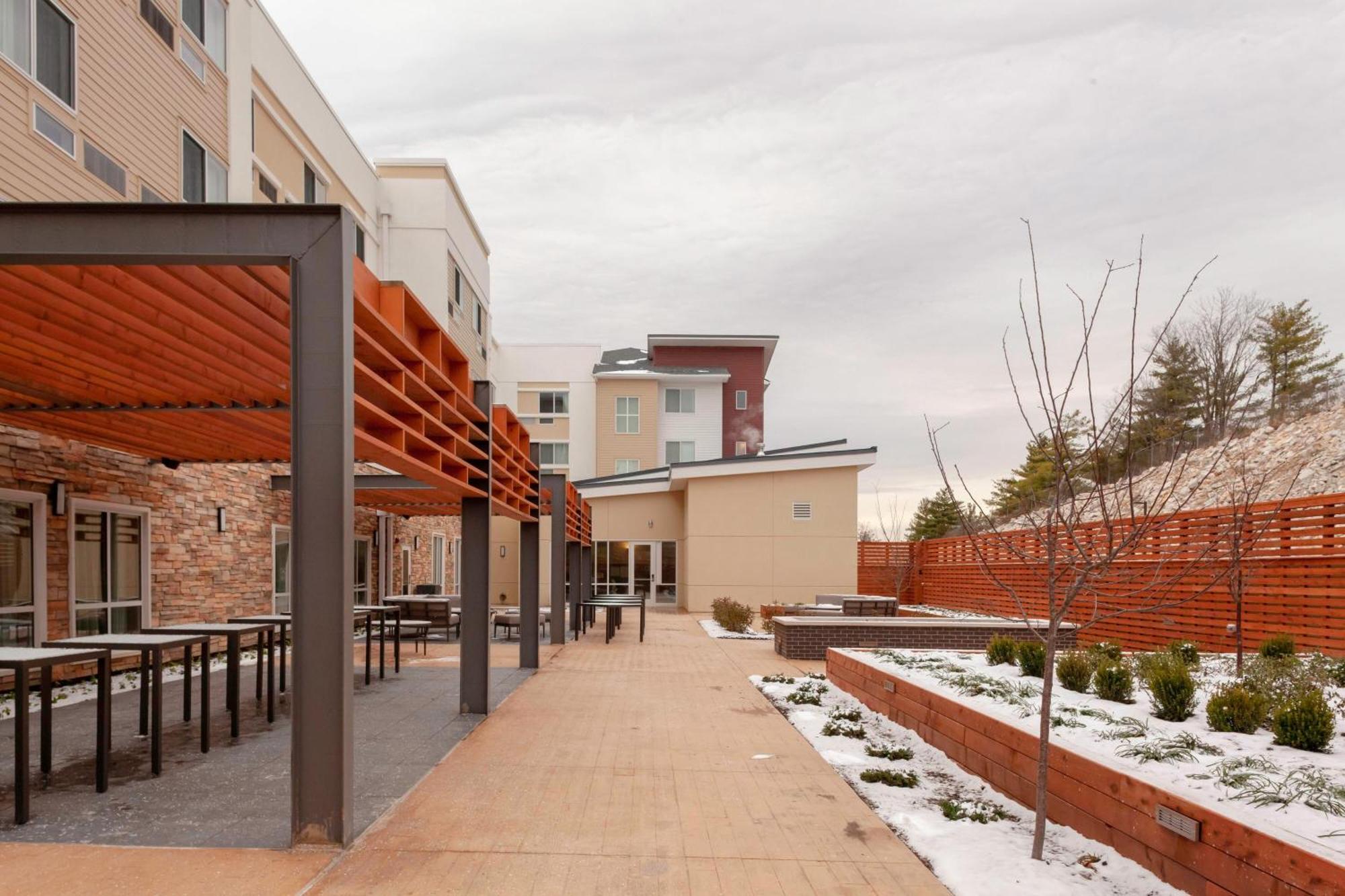 Hotel Courtyard By Marriott St. Louis West County Town and Country Exterior foto